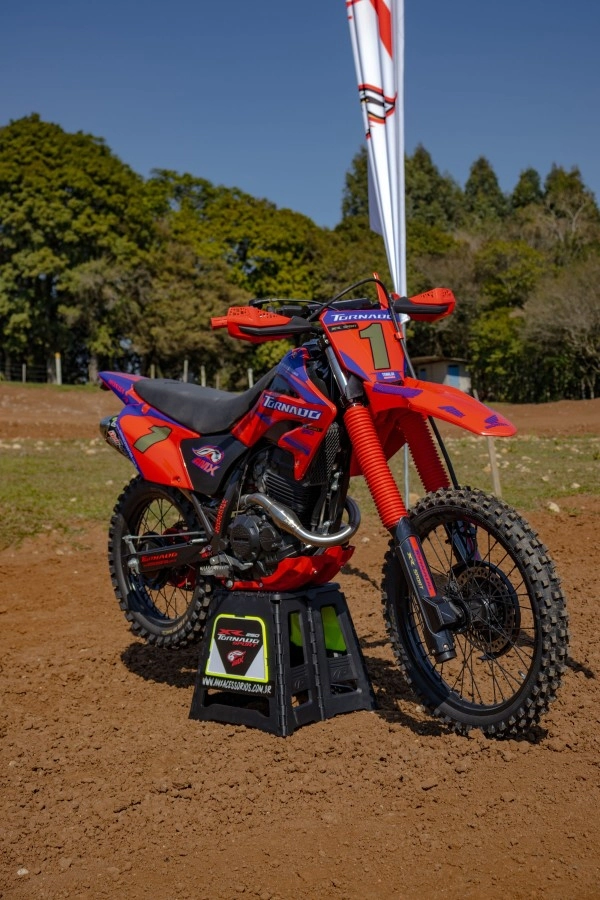 Kit Cachas y Aletas Honda Tornado 250 Blanco - Imagen 3