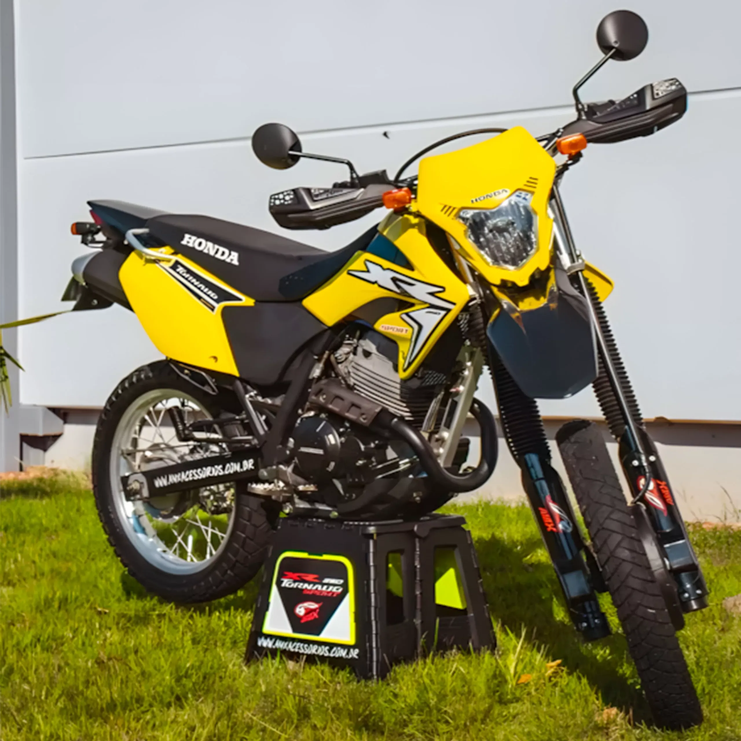 Kit Plasticos Honda Tornado con faro Amarillo/Negro - Imagen 3